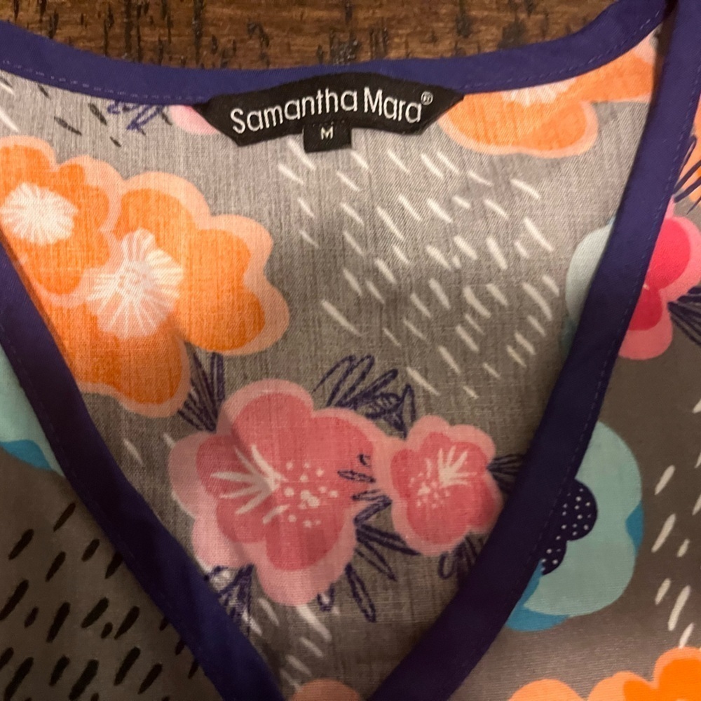 Cassandra O Set of 2 Nurse Scrub Tops M New - Picture 3 of 7